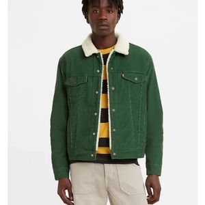 NWT Levi’s Corduroy Sherpa Trucker Jacket / pine needle / size men’s S / unworn